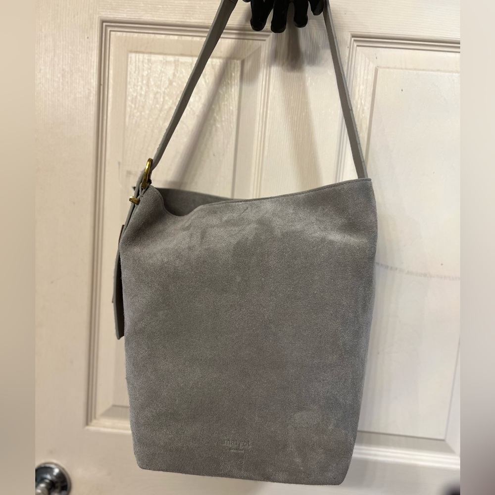 💎💎NWT-Margot New York GORGEOUS “Sky Blue” Kaye Bucket Suede LeatherTote💎💎